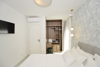 solaris lux apartments