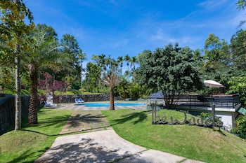 the woods resorts wayanad