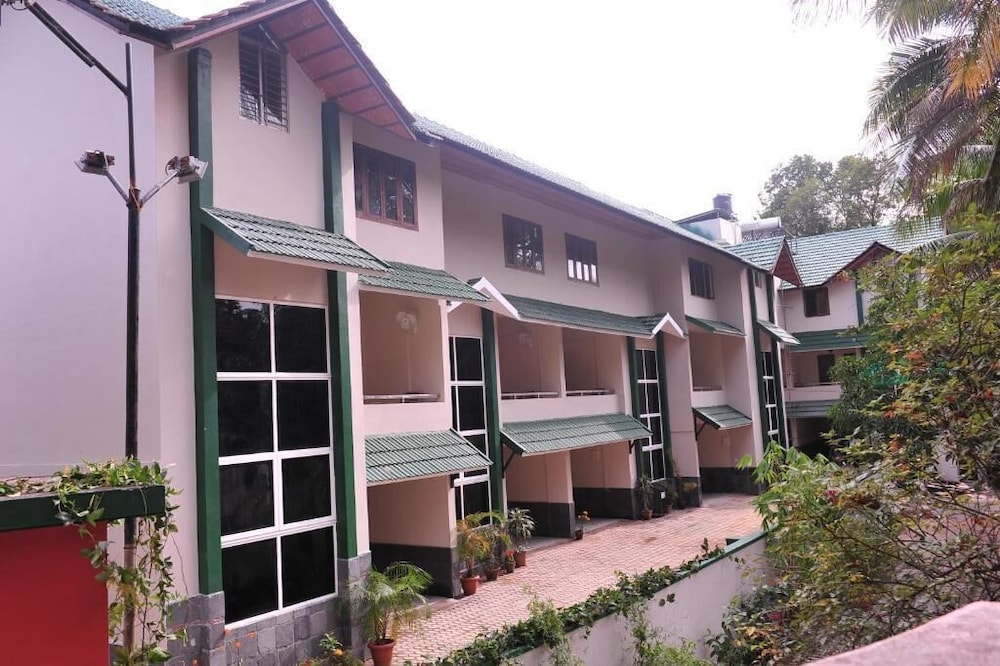 haritagiri hotel and ayurvedic village