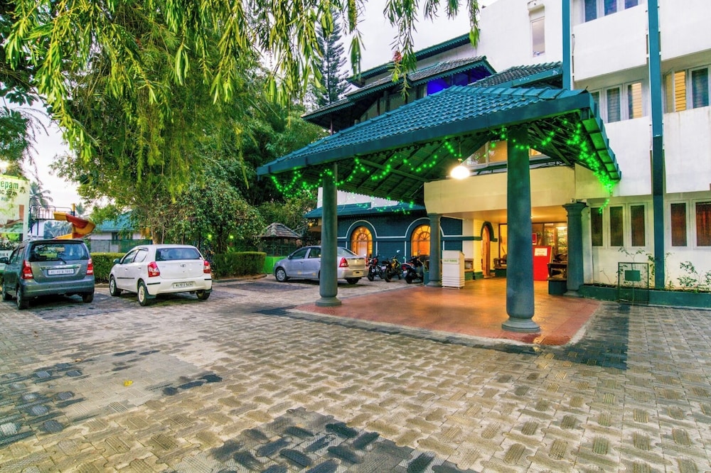 haritagiri hotel and ayurvedic village