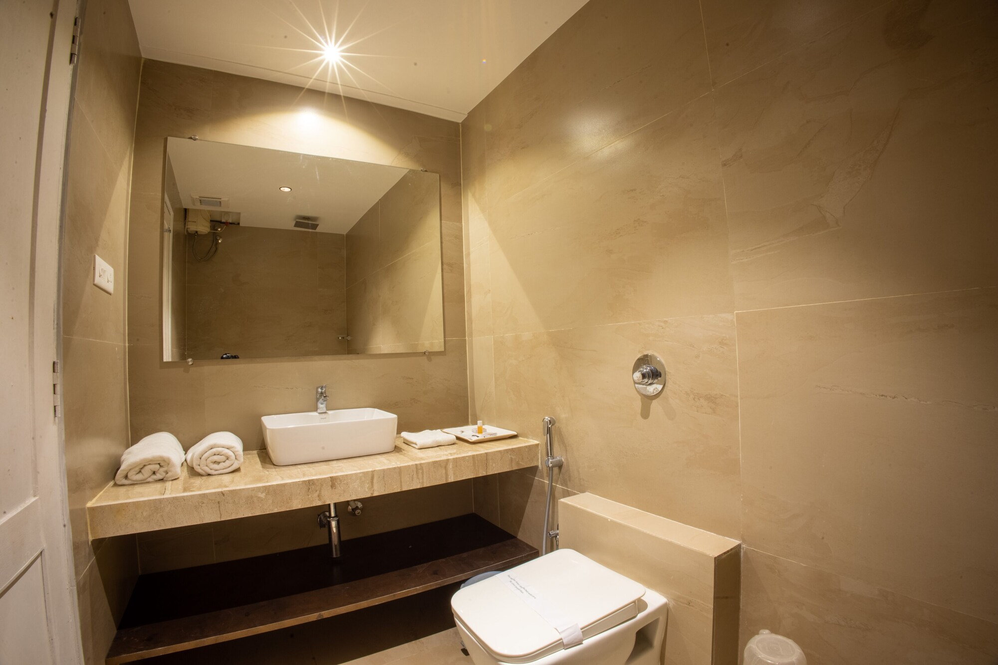 metro plaza hotel by rak rooms