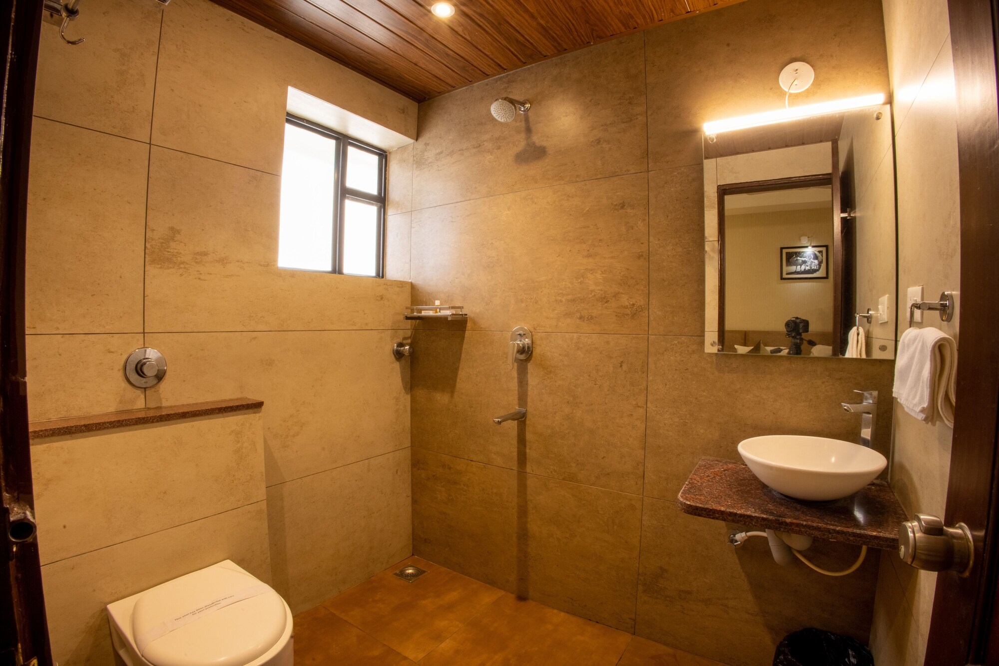 metro plaza hotel by rak rooms