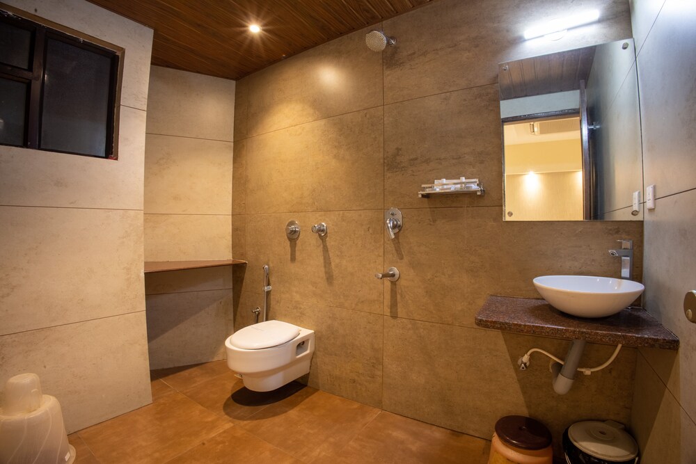 metro plaza hotel by rak rooms