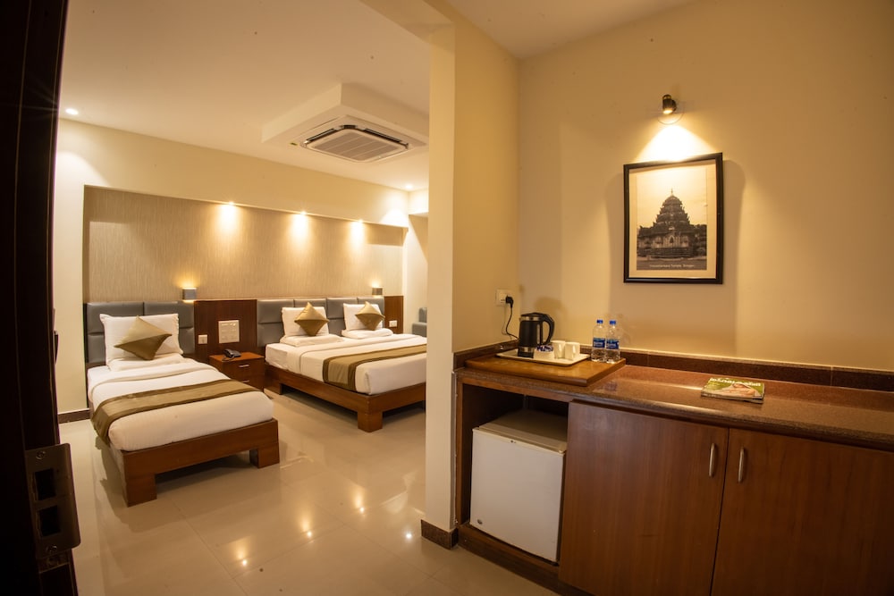 metro plaza hotel by rak rooms
