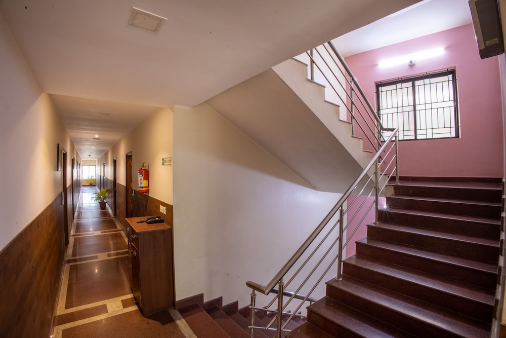 metro plaza hotel by rak rooms