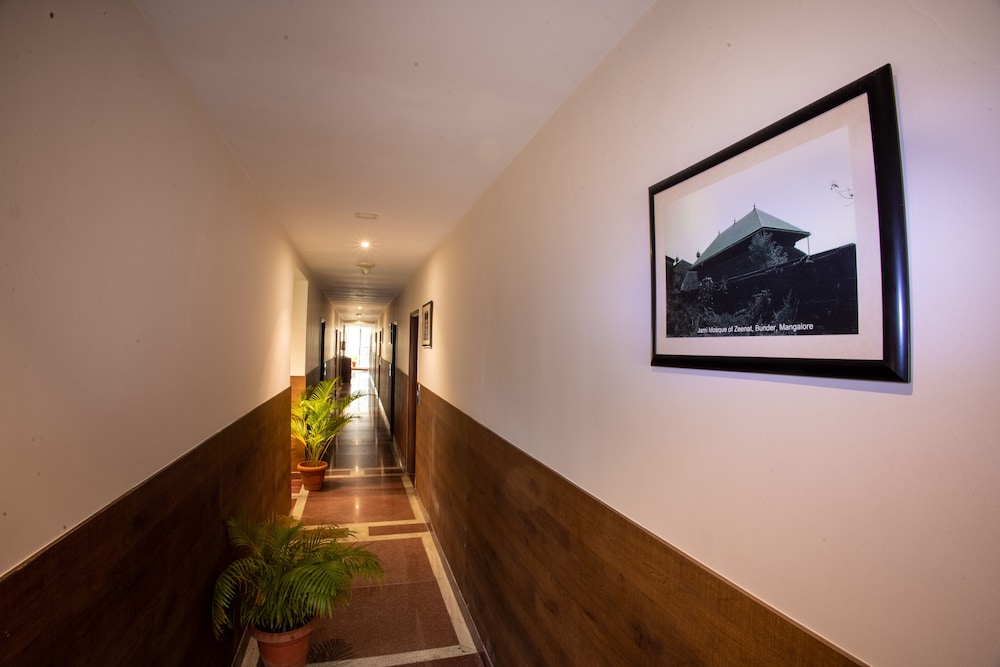 metro plaza hotel by rak rooms