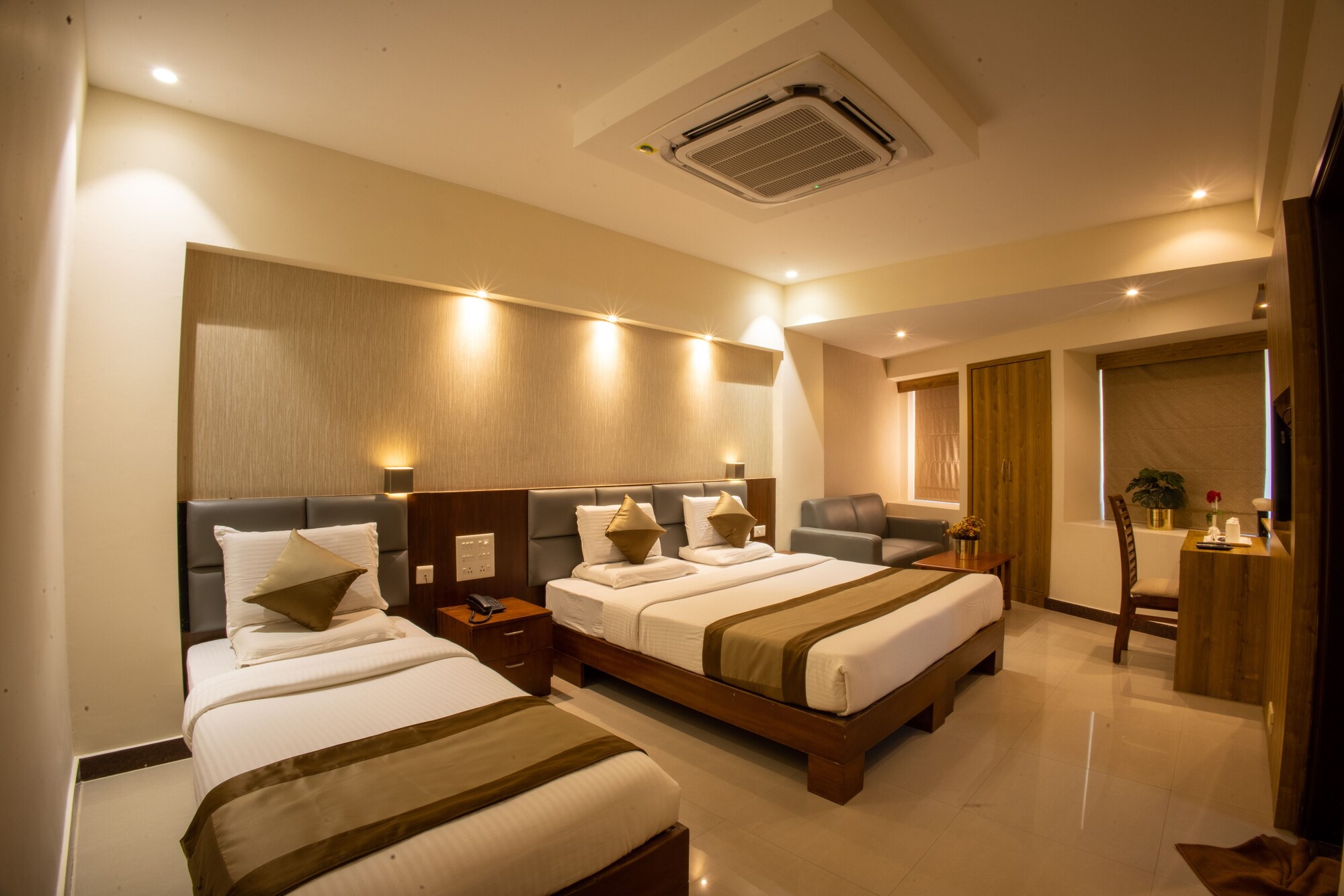 metro plaza hotel by rak rooms