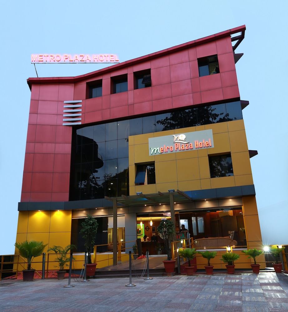 metro plaza hotel by rak rooms