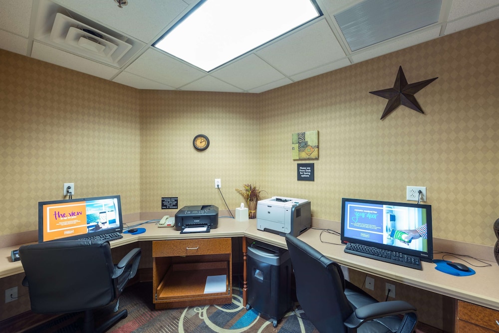 hampton inn and suites jamestown