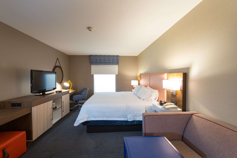 hampton inn and suites jamestown