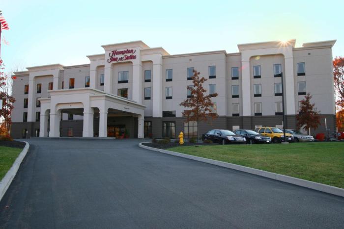 hampton inn and suites jamestown