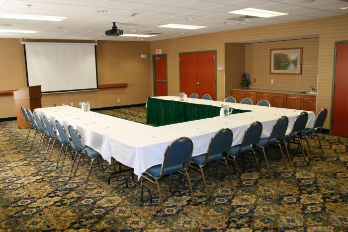 hampton inn and suites jamestown