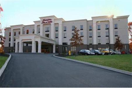 hampton inn and suites jamestown