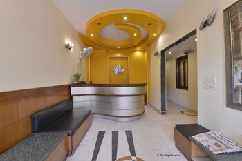 the maple leaf dlf cyber city