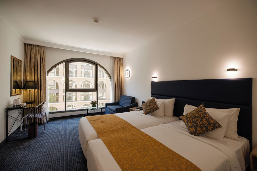 grand court jerusalem