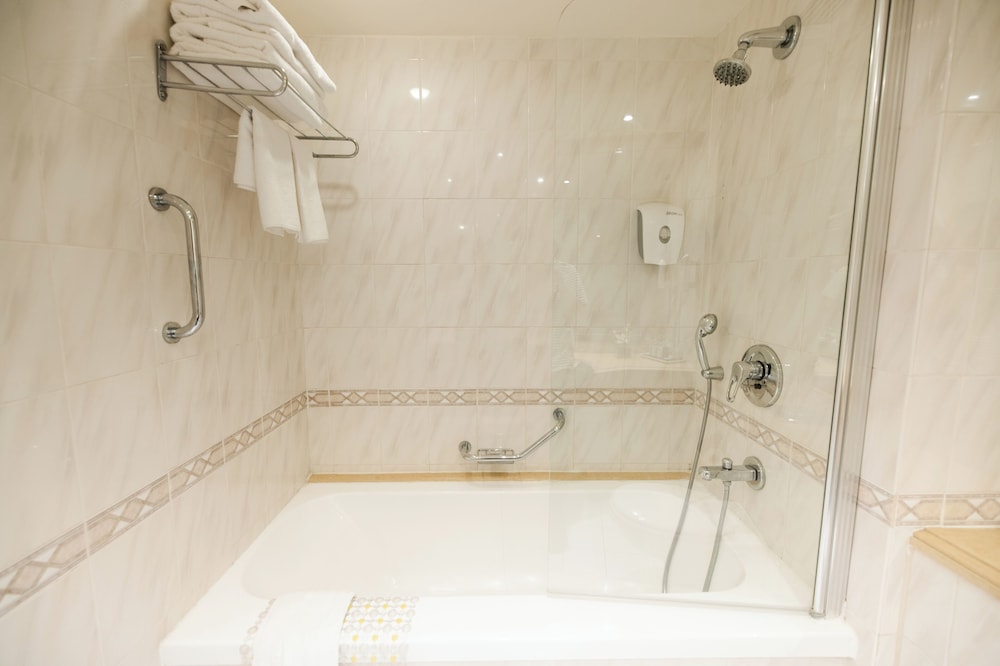 grand court jerusalem