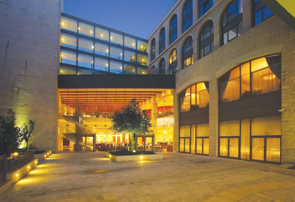 grand court jerusalem