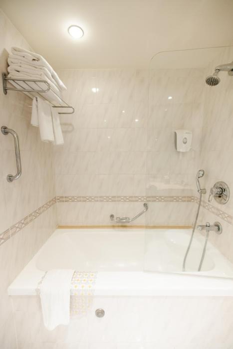 grand court jerusalem