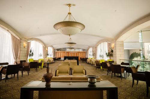 grand court jerusalem