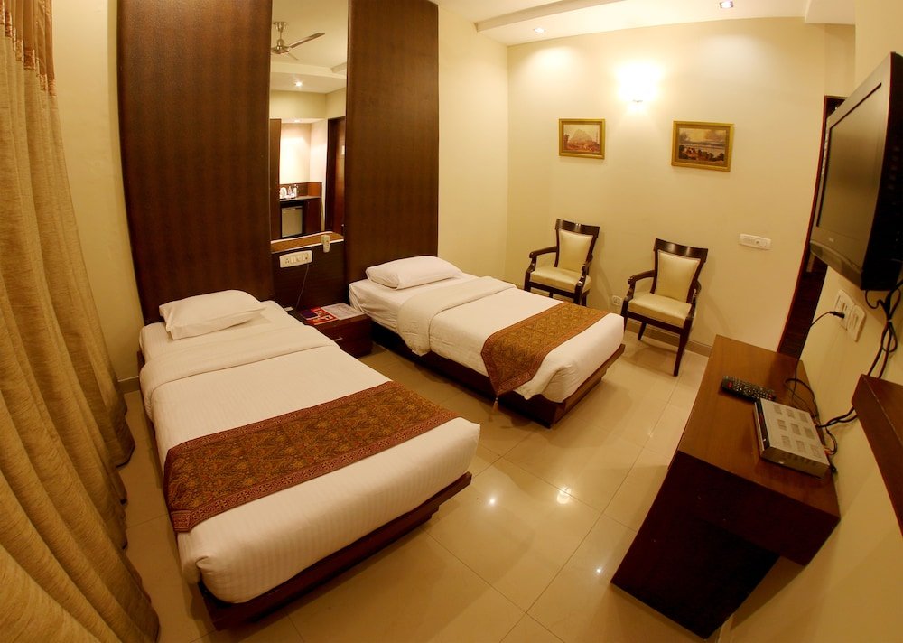 Enkay Residency M Block,Gurugram>>Delhi,3 star