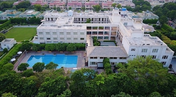 treehouse hotel club and spa