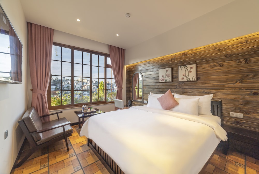 brick house dalat hotel