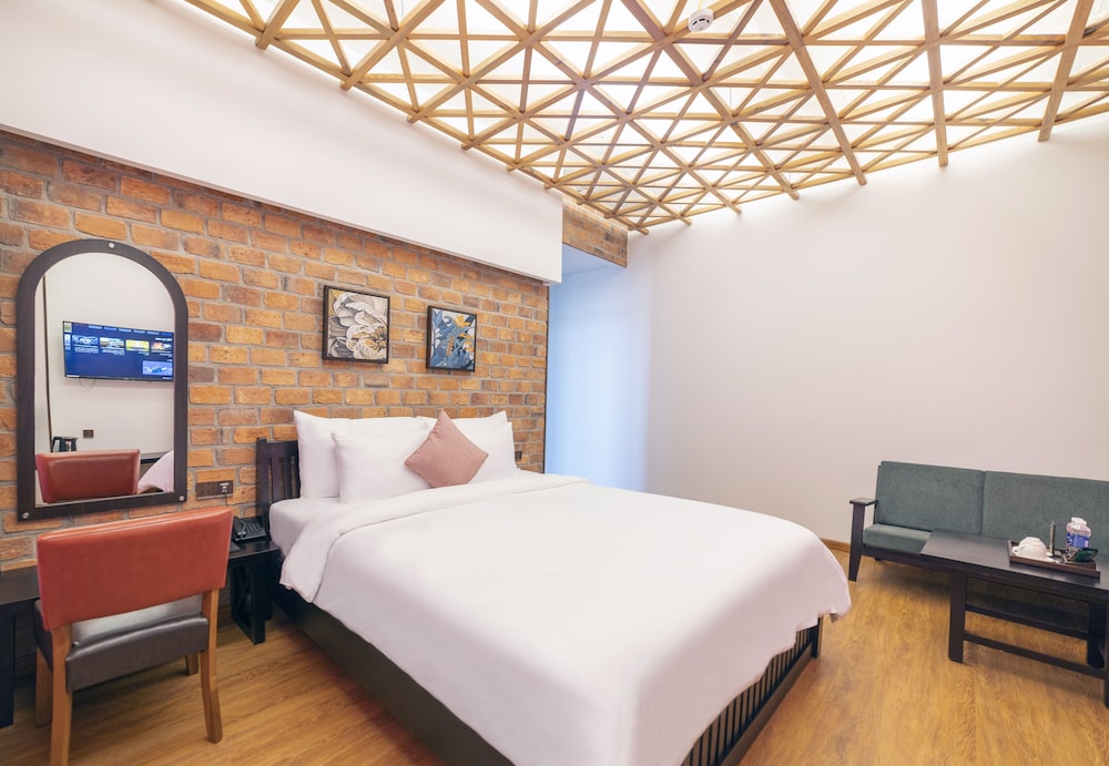 brick house dalat hotel