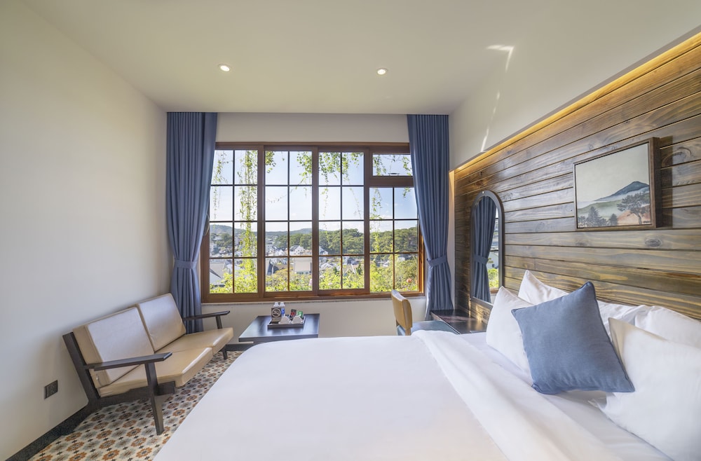 brick house dalat hotel