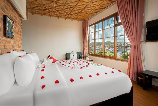 brick house dalat hotel