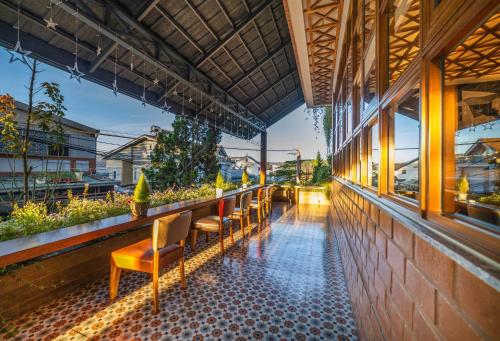 brick house dalat hotel