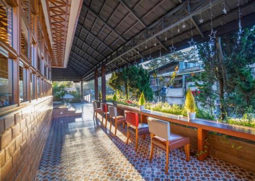 brick house dalat hotel