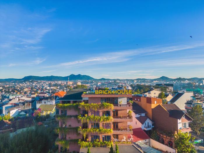 brick house dalat hotel