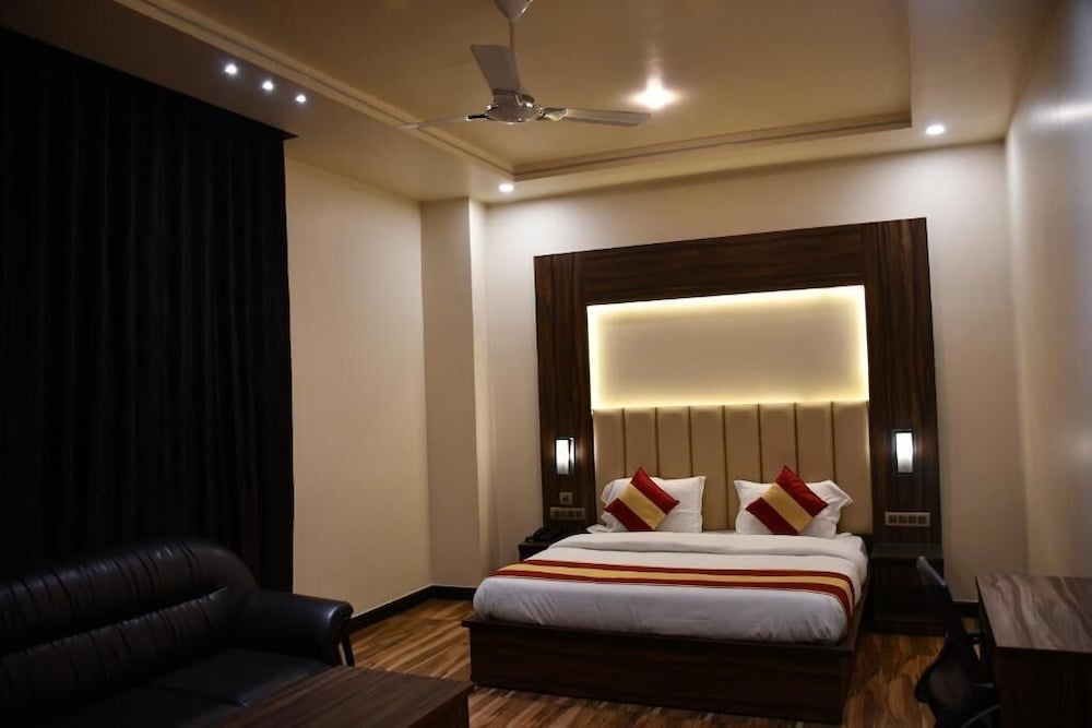 hotel vibharaj palace