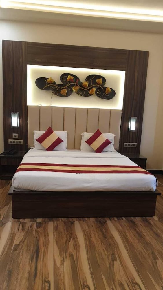 hotel vibharaj palace