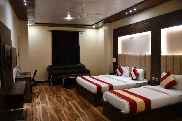 hotel vibharaj palace