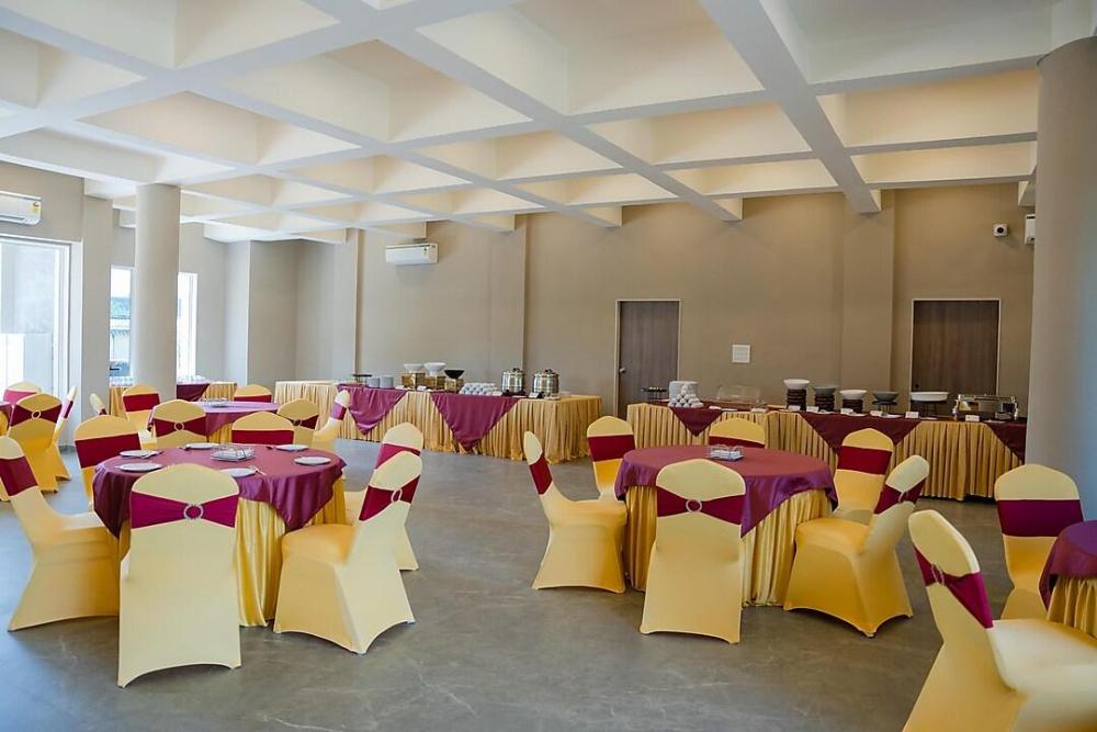 the shiv nautica hotel