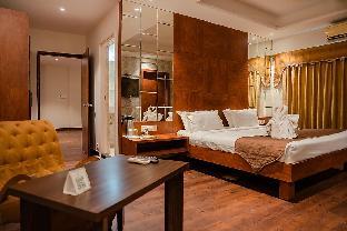 the shiv nautica hotel