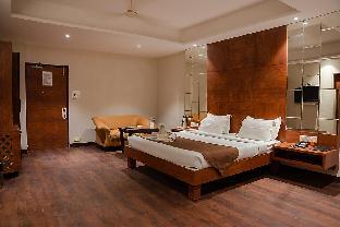 the shiv nautica hotel