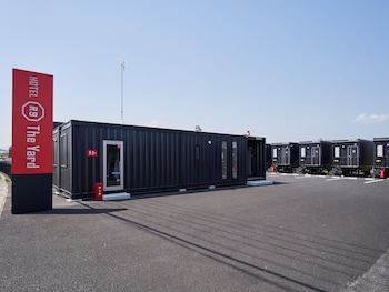 hotel r9 the yard tsu