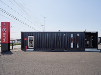 hotel r9 the yard tsu