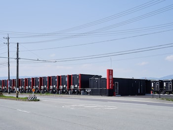 hotel r9 the yard tsu