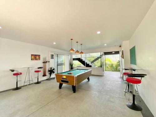 villa nap dau crown private pool villa phuket