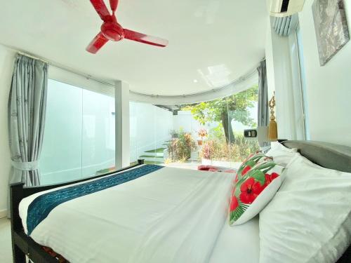 villa nap dau crown private pool villa phuket