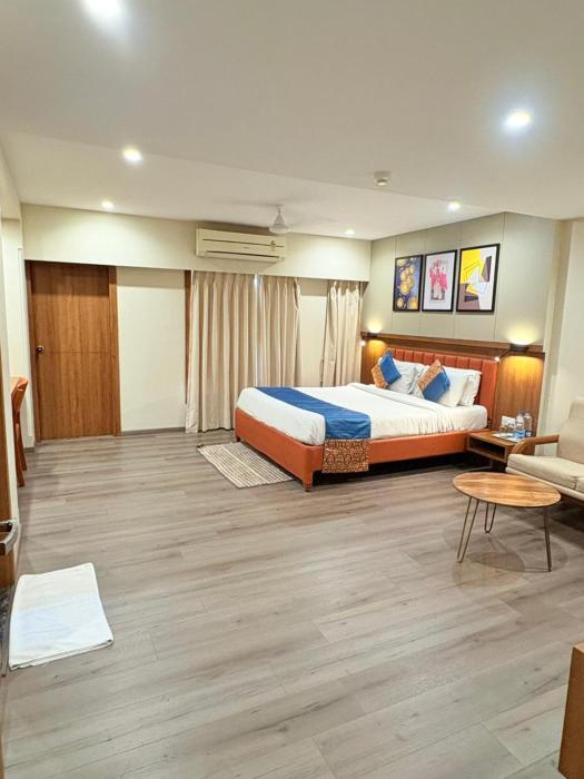 hotel apex international