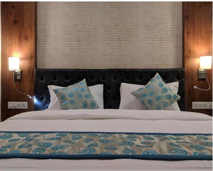 hotel apex international