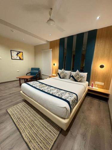 hotel apex international