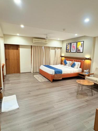 hotel apex international