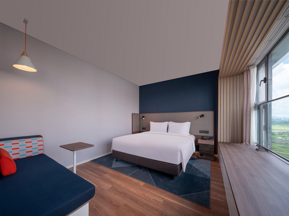holiday inn express shenzhen guangming cloud park an ihg hotel