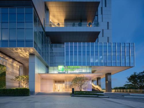 holiday inn express shenzhen guangming cloud park an ihg hotel