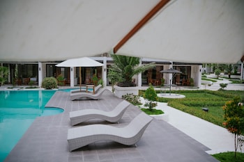 nirvana hotel resort tetebatu